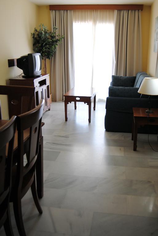 Apartamentos Turisticos Anoreta Rincón de la Victoria Eksteriør billede