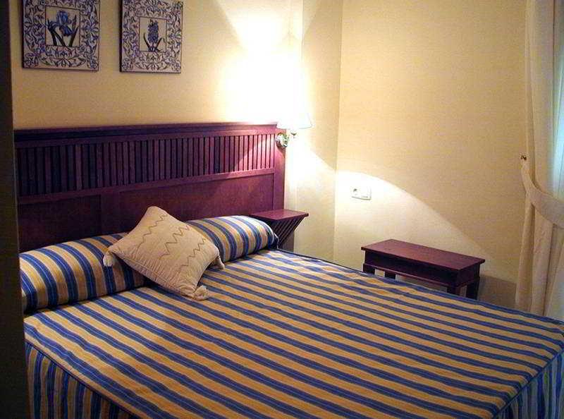 Apartamentos Turisticos Anoreta Rincón de la Victoria Eksteriør billede
