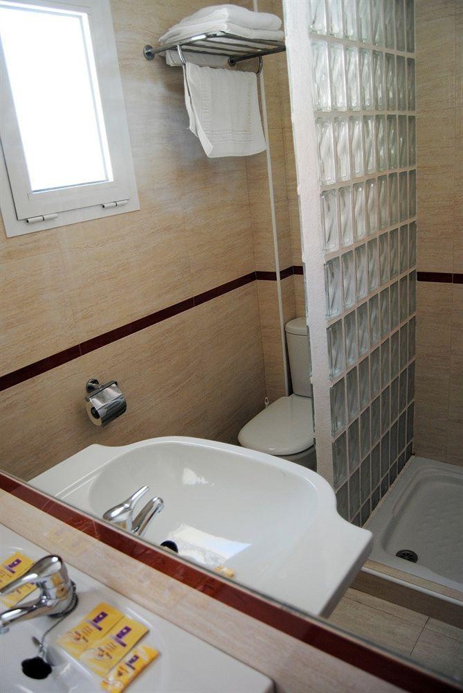Apartamentos Turisticos Anoreta Rincón de la Victoria Eksteriør billede