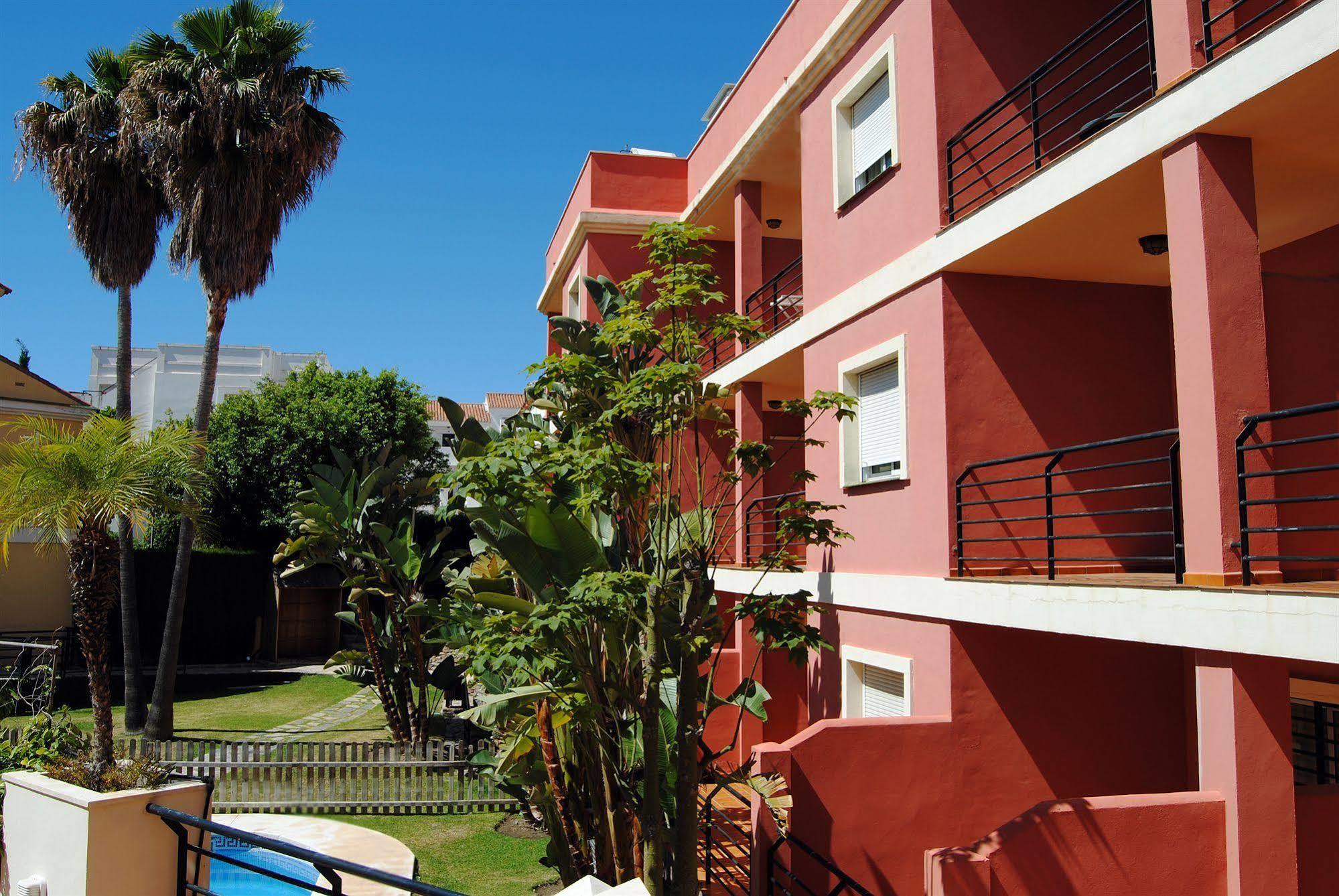 Apartamentos Turisticos Anoreta Rincón de la Victoria Eksteriør billede