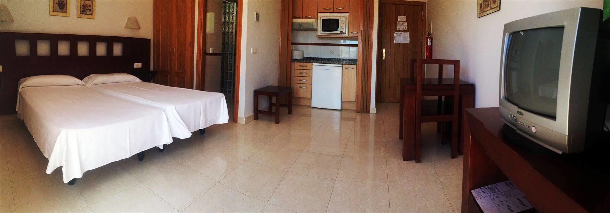 Apartamentos Turisticos Anoreta Rincón de la Victoria Eksteriør billede